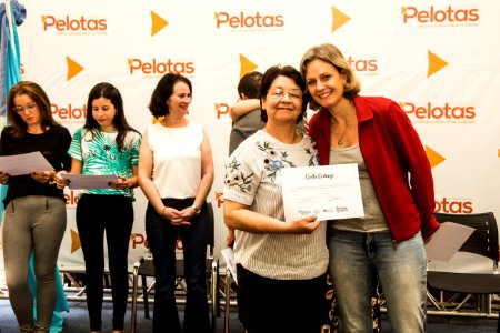 17.12.2019 - Prefeita Paula Mascarenhas entrega os certificados da formatura da metodologia Conte Comigo - Foto: Gustavo Vara