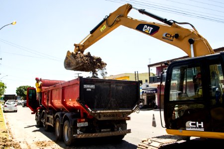 19.12.2019 - Prefeita Paula Mascarenhas visita às obras do Sanep  na Praça do Colono, rua Barão de Azevedo Machado (entre Gonçalves Chaves e JK), avenida Ildefonso em frente a Mario Peiruque  - Foto: Gustavo Vara