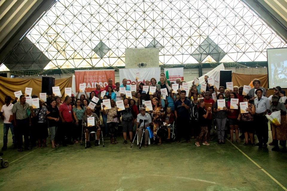 14.12.2019 - Prefeita Paula Mascarenhas participa da entrega da regularização fundiária para 1354 famílias do Pestano - Foto Michel Corvello