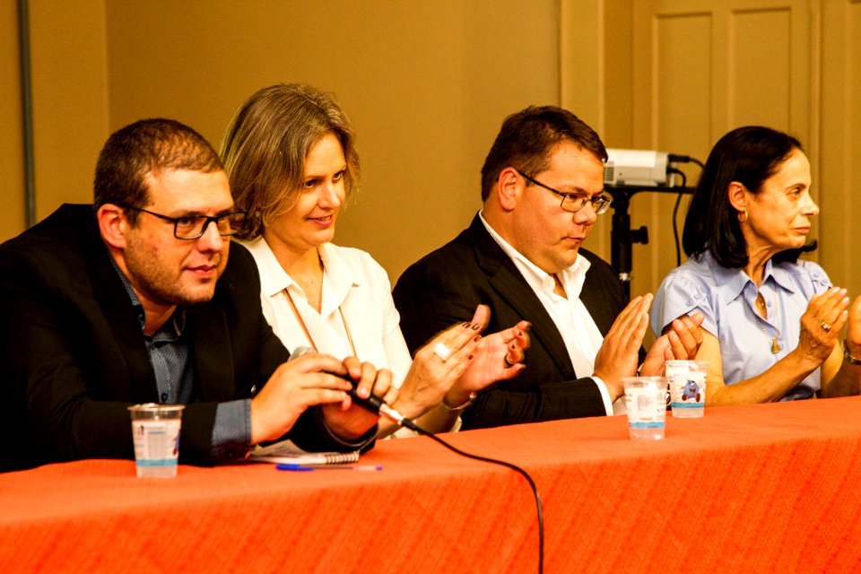 04.12.2019 - Coletiva de imprensa sobre prédio utilizado pelo Sanep, com a prefeita Paula Mascarenhas e o reitor Pedro Hallal - Foto: Gustavo Vara