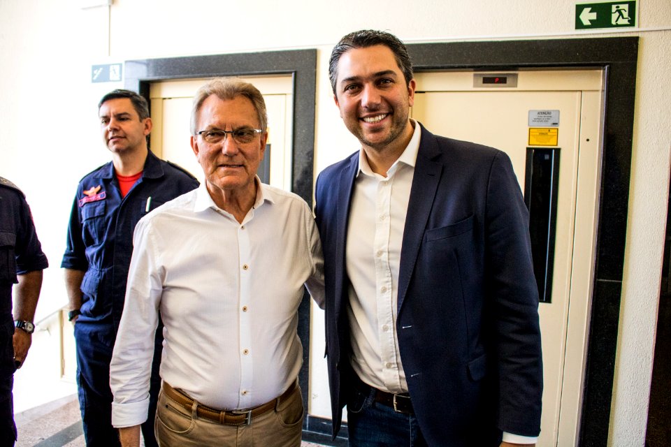13.12.2019 - Vice-prefeito Idemar Barz participa do Deputado Convida com o comandante geral do Corpo de Bombeiros Militar do RS - Foto Paulo Ienczack