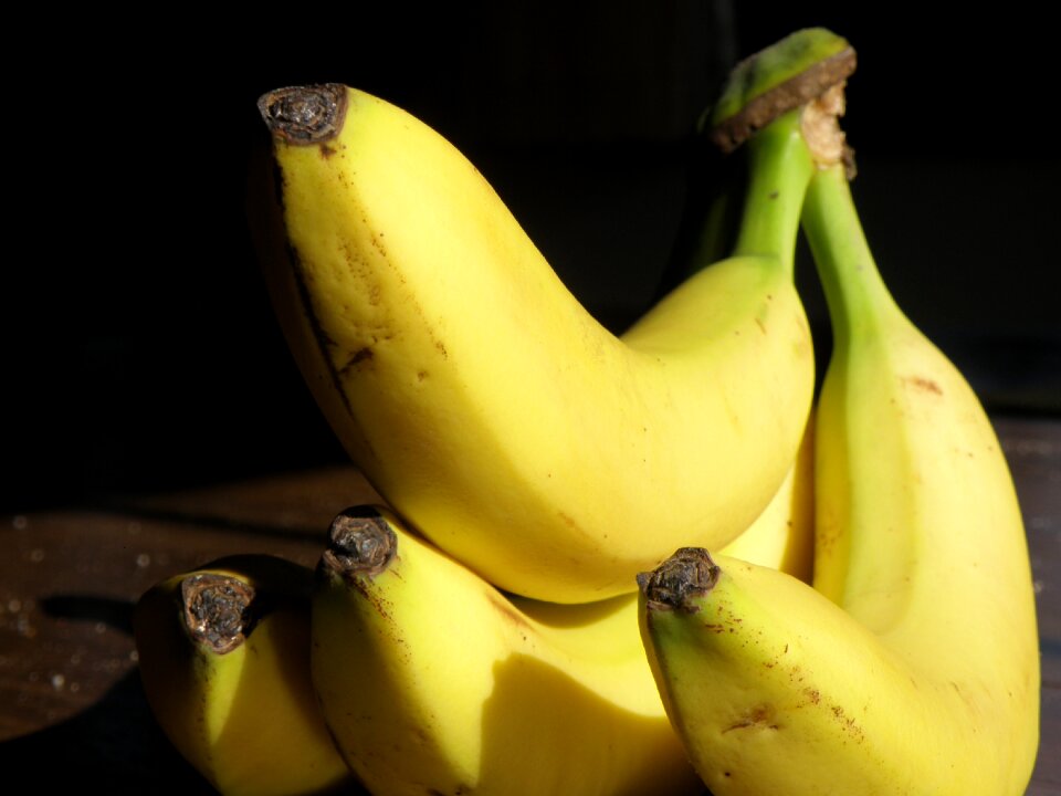 Yellow cluster fruit