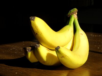 Yellow cluster fruit