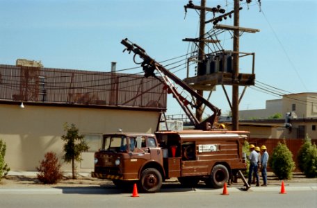 Laurel Street/SRI transformer photo