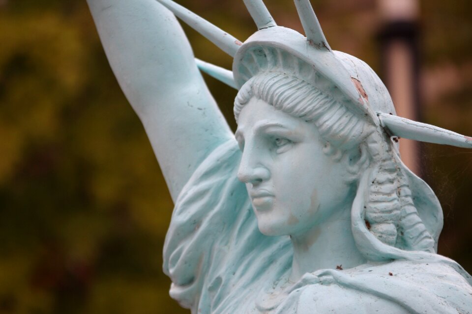 Facial sculpture statue