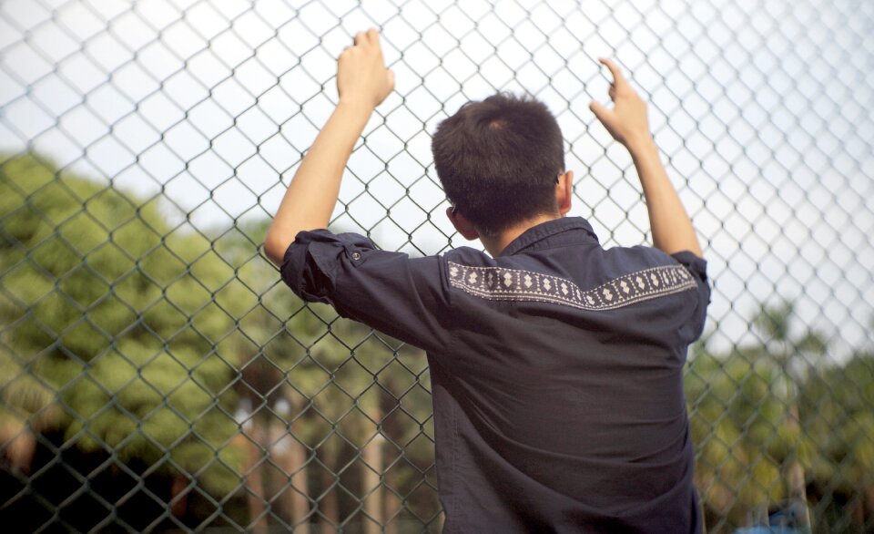 Relying on network wall fence