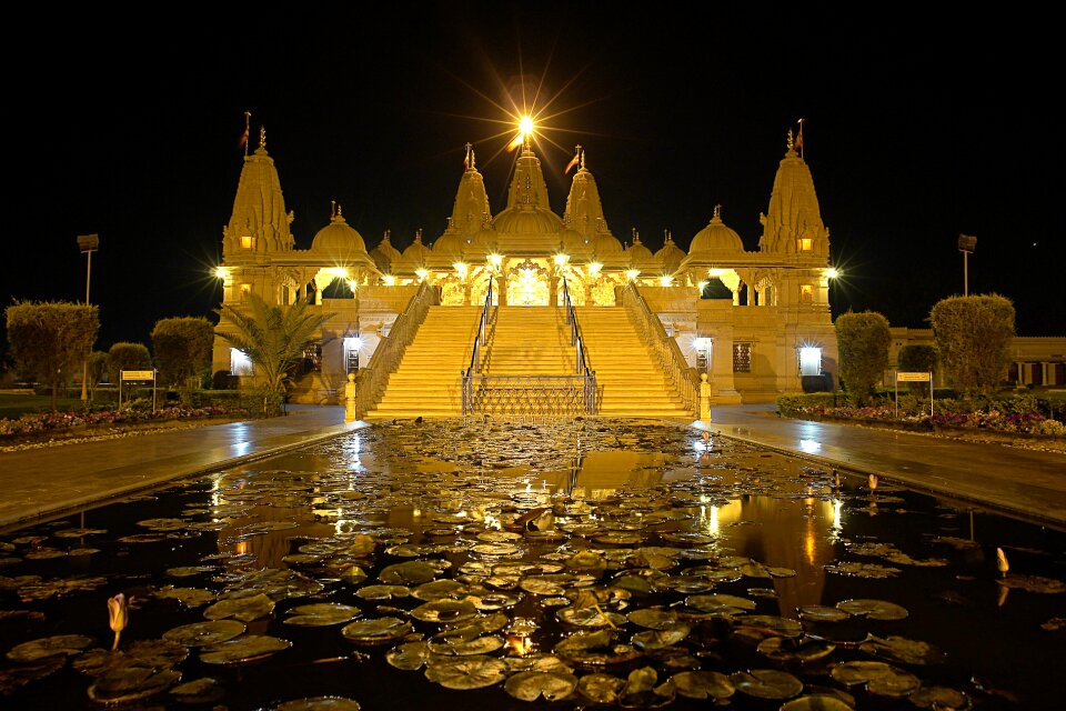 Night reflection tourism