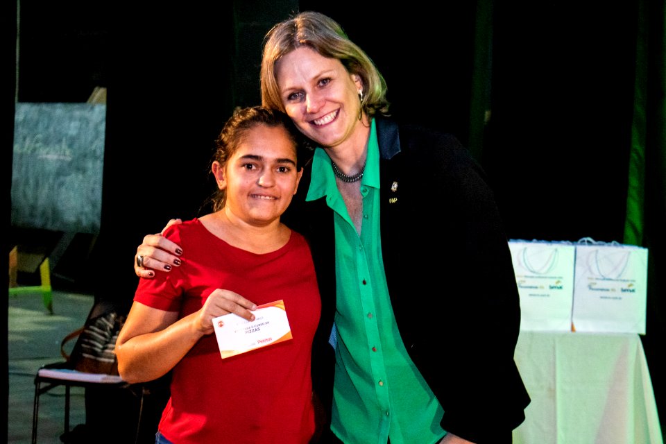 29.11.2019 - Prefeita Paula Mascarenhas e o vice Idemar Barz prestigiam a formatura dos cursos do projeto de Geração de Emprego e Renda da SHRF - Foto Michel Corvello