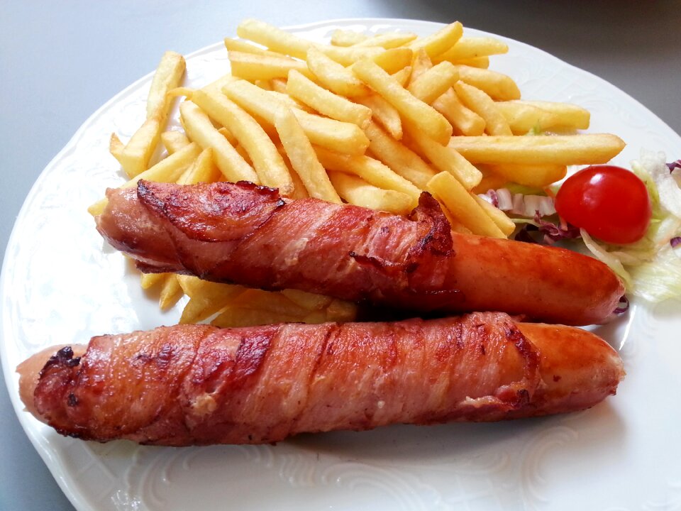 Vienna sausage dish fast-food