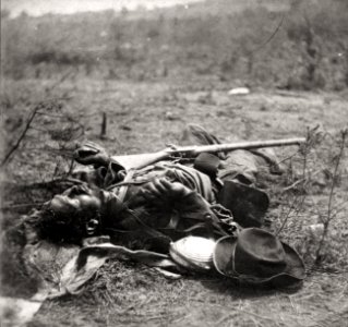 Confederate dead on the battlefield