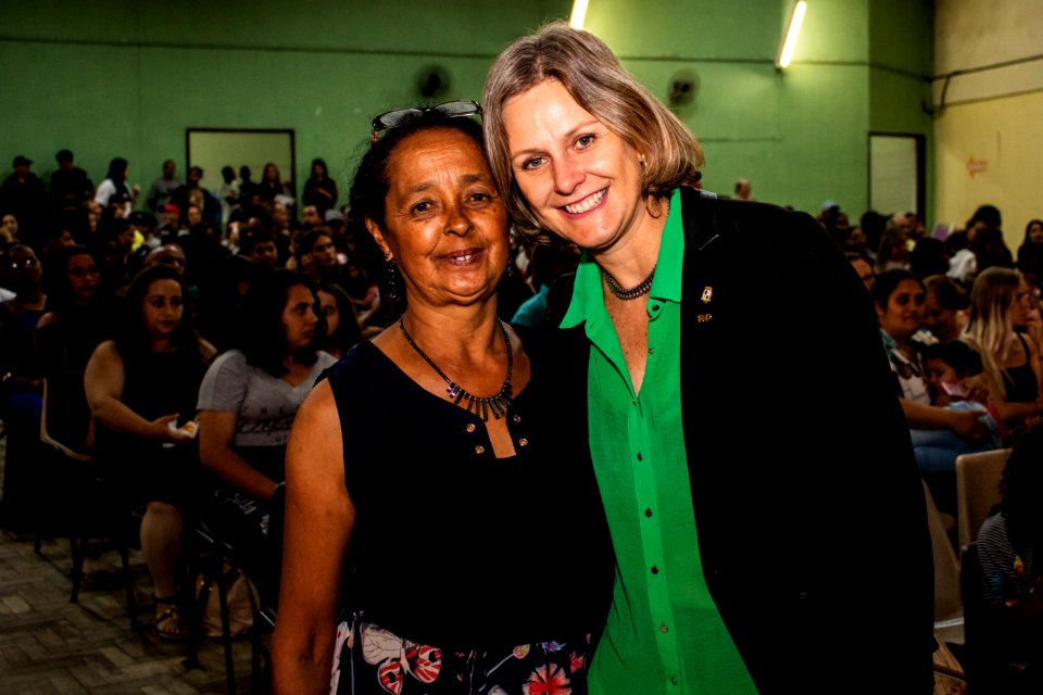 29.11.2019 - Prefeita Paula Mascarenhas e o vice Idemar Barz prestigiam a formatura dos cursos do projeto de Geração de Emprego e Renda da SHRF - Foto Michel Corvello