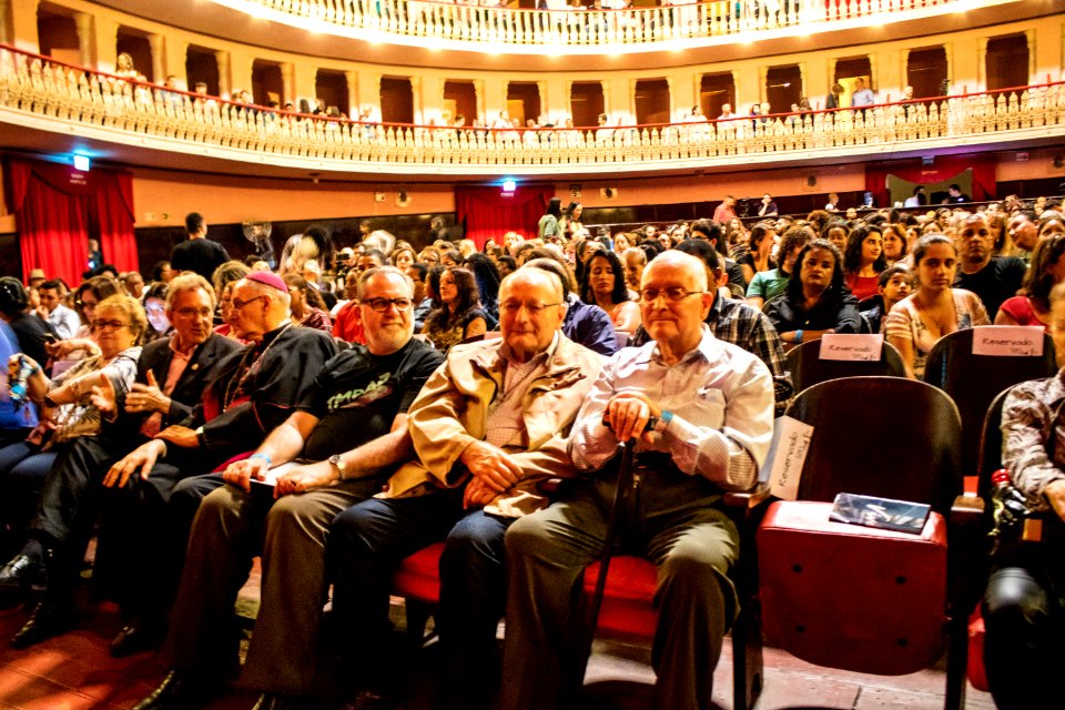 26.11.2019 - Vice-prefeito Idemar Barz prestigia espetáculo em homenagem aos 120 anos de Dom Antônio Zattera - Foto Michel Corvello