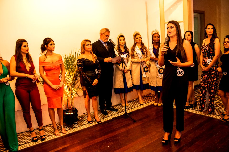 12.11.2019 - Vice-prefeito Idemar Barz prestigia a apresentação das candidatas a Baronesa da Fenadoce 2020 - Foto Michel Corvello