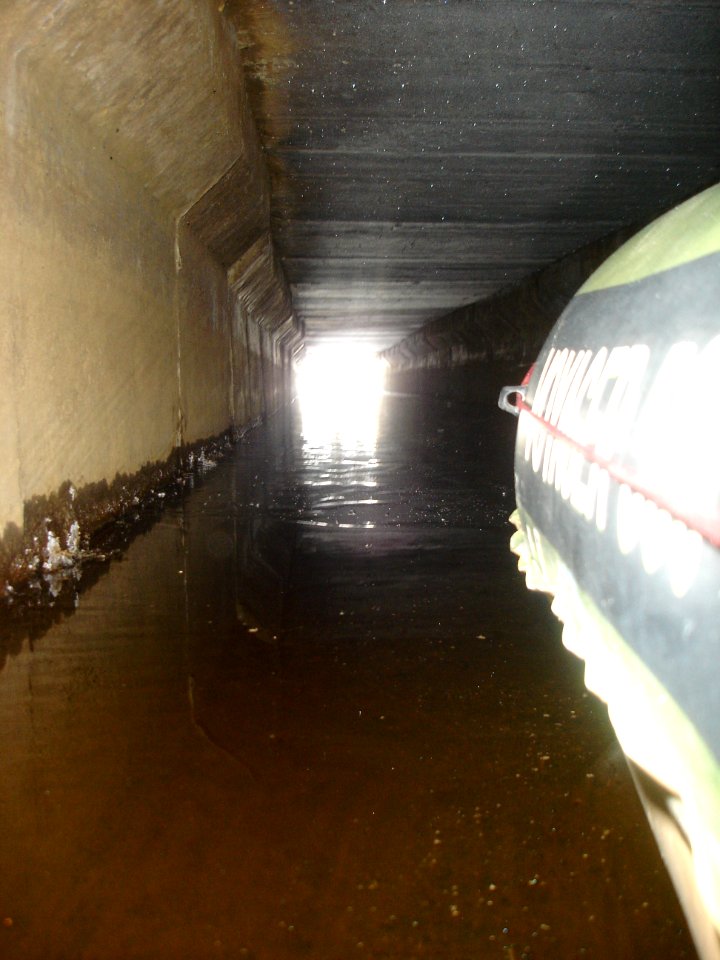 Sewer gondola