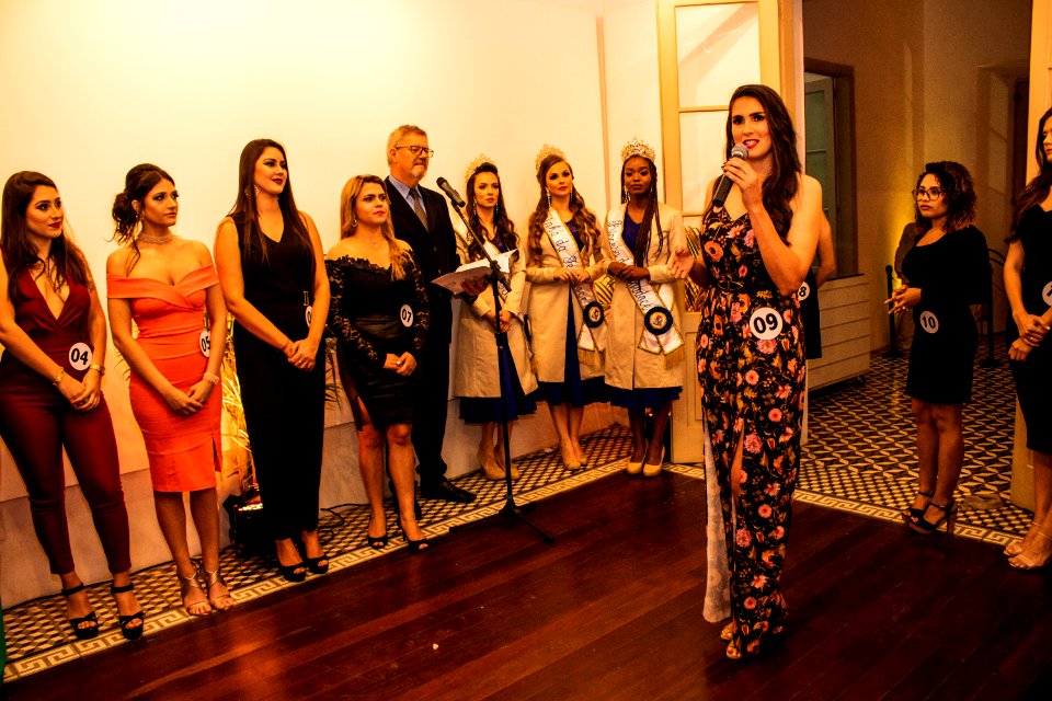 12.11.2019 - Vice-prefeito Idemar Barz prestigia a apresentação das candidatas a Baronesa da Fenadoce 2020 - Foto Michel Corvello