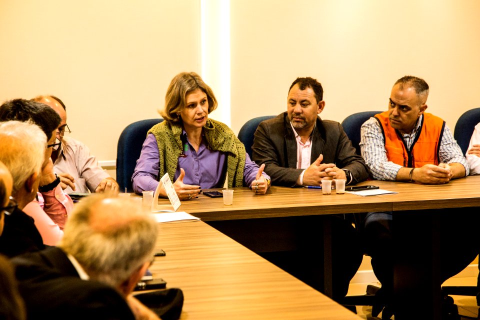 04.11.2019 - Prefeita Paula Mascarenhas participa da  reunião da Azonasul sobre os transtornos causados em função das chuvas nos municípios - Foto: Gustavo Vara