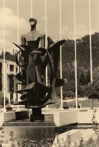 Monumento a Enrique Molina Garmendia