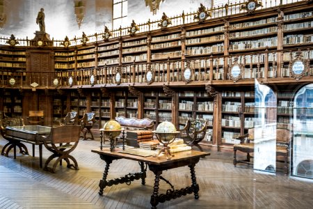 Antigua Librería de la Universidad de Salamanca (s. XIII) photo