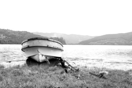 Bote en el lago photo