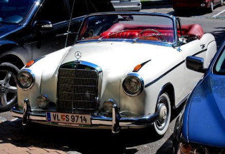 Un Mercedes Benz deportivo en Spittal an der Drau photo