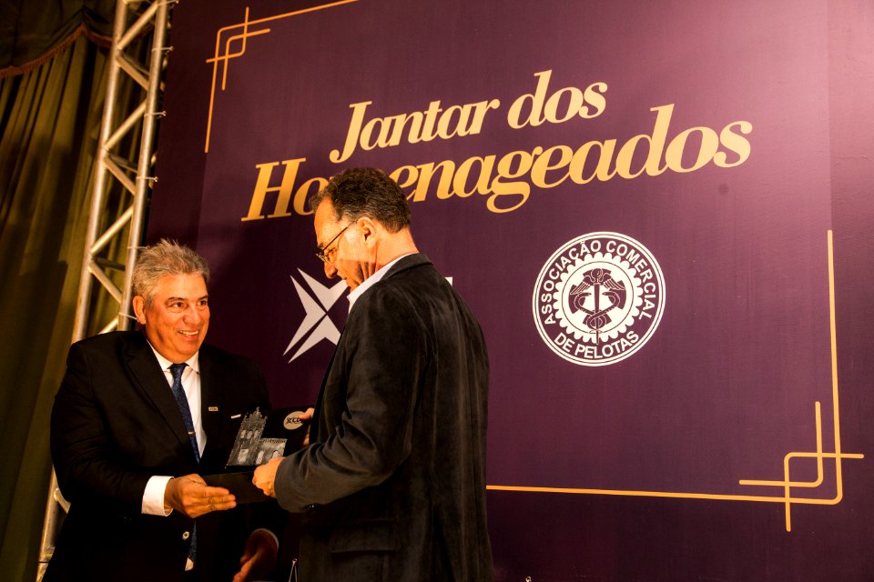 22.10.2019 - Prefeita Paula Mascarenhas e o vice Idemar Barz participam do jantar da ACP e CDL para os homenageados de 2019 - Foto: Gustavo Vara