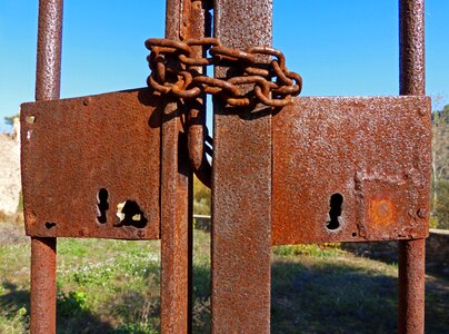 Baluster symbol closed