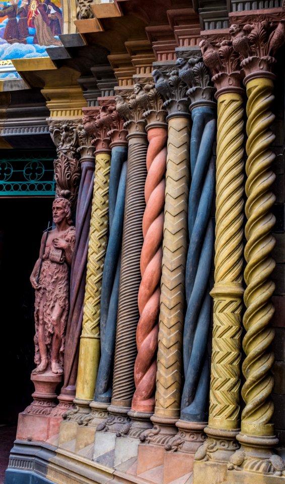 Columnas de la Iglesia del Sagrado Corazón (Córdoba, Argentina)
