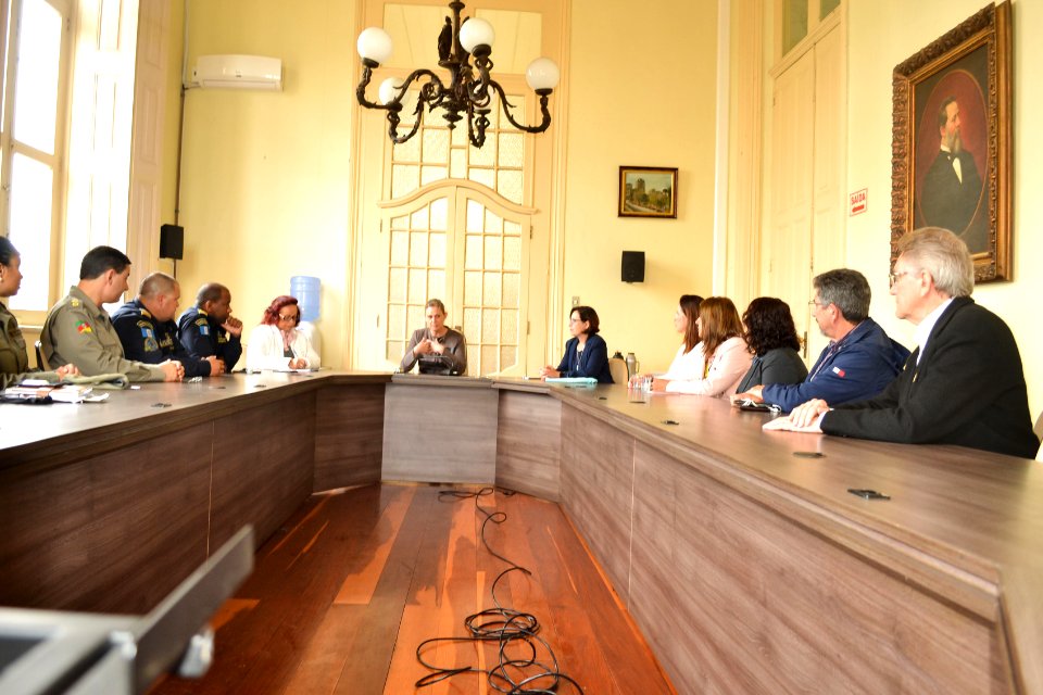 17.10.19 Prefeita recebe líder Raps Maryanne Ribeiro - Foto Adriana Rabassa