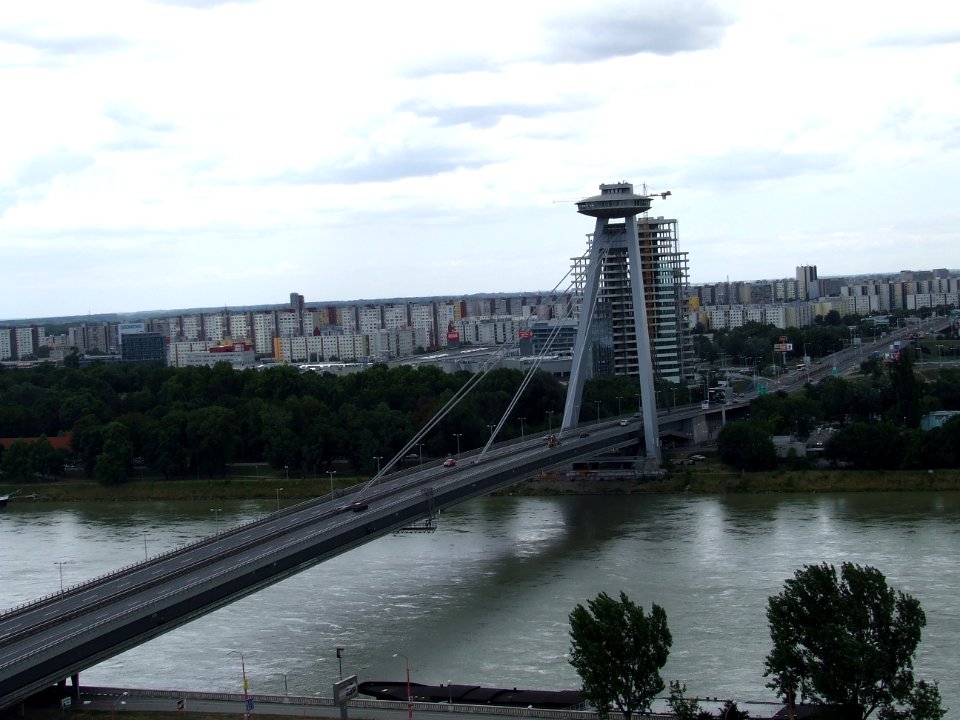 El puente Nový Most