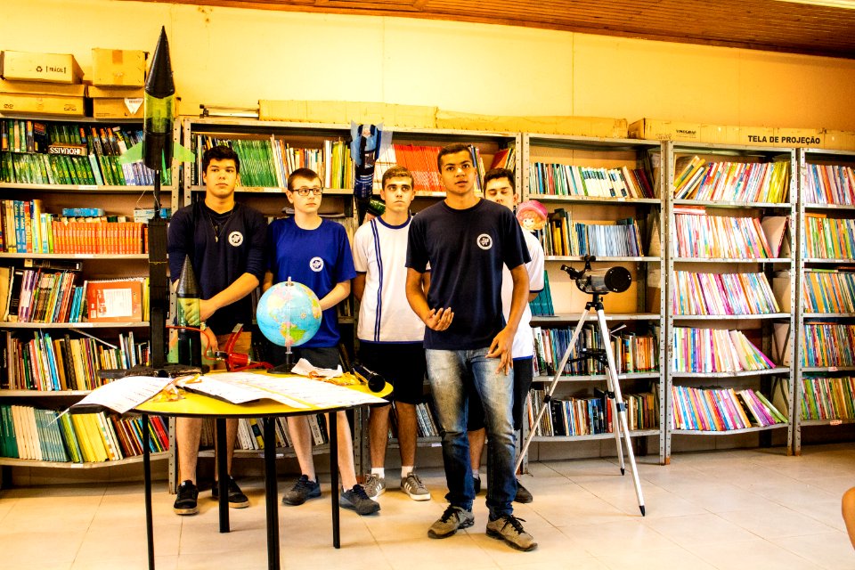 11.10.2019 - Apresentação dos alunos sobre a Olimpíada de Astronomia e Mostra Brasileira de Foguetes - Foto Michel Corvello