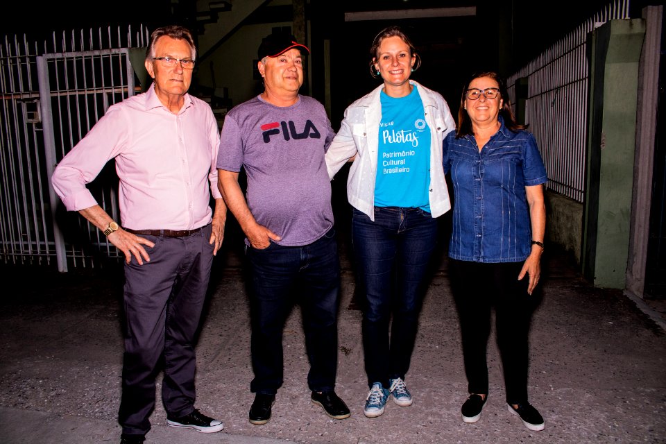 11.10.2019 - Prefeita Paula Mascarenhas realiza caminhada de entrega das obras de iluminação da avenida Viscondessa da Graça e rua Saturnino de Brito - Foto Michel Corvello
