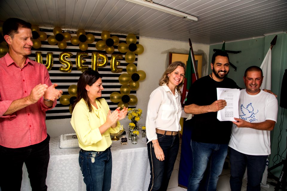 10.10.2019 - Prefeita Paula Mascarenhas participa da entrega dos votos de louvor aos servidores da 5ª Delegacia Penitenciária, no Presídio Regional de Pelotas - Foto: Gustavo Vara