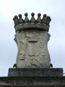 Escudo en el acceso del Schloss Grafenegg