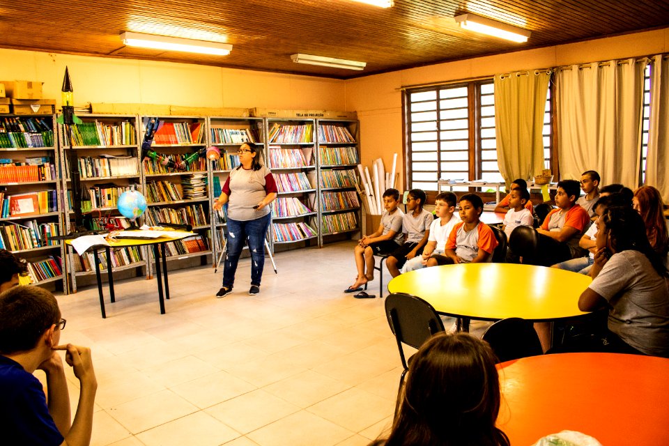 11.10.2019 - Apresentação dos alunos sobre a Olimpíada de Astronomia e Mostra Brasileira de Foguetes - Foto Michel Corvello