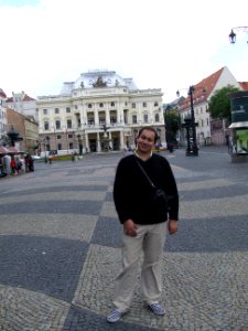 Al fondo, el Teatro Nacional Eslovaco