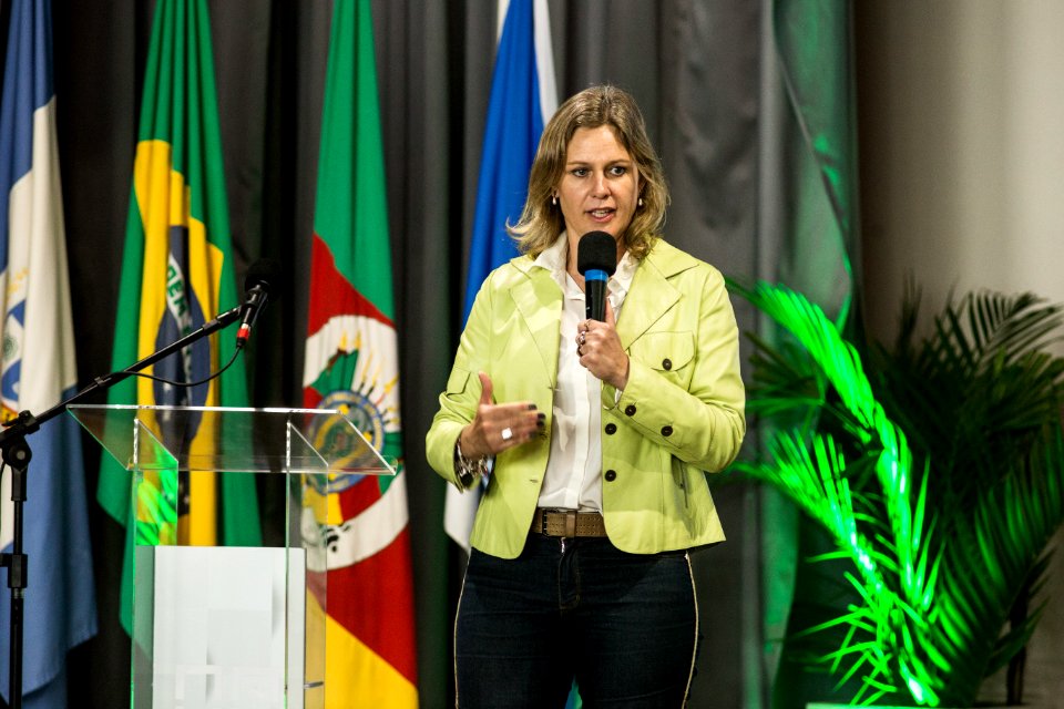 10.10.2019 - Prefeita Paula Mascarenhas participa do evento Cenários, Expectativas e Oportunidades, na UCPEL - Foto: Gustavo Vara