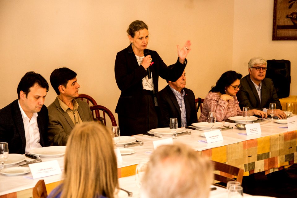 08.10.2019 -  Prefeita Paula Mascarenhas participa de almoço da Aliança Pelotas, com a presença do Secretário de Meio Ambiente, Artur Lemos, e presidente da Fepam, Marjorie Kauffmann - Foto: Gustavo Vara