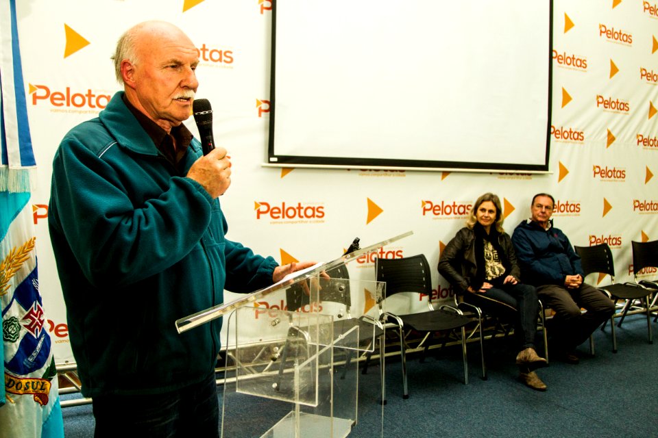 16.10.2019 - Prefeita Paula Mascarenhas realiza a assinatura da lei 6.738 do vereador José Paulo Benemann, que altera o artigo 1º da lei 5.320/2007 - Foto: Gustavo Vara
