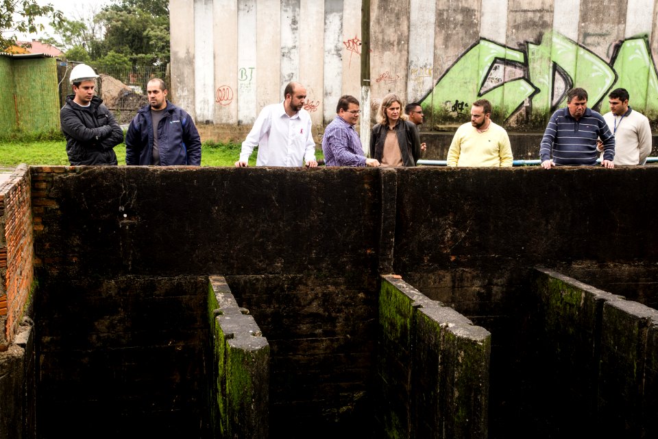 04.10.2019 - Prefeita Paula Mascarenhas vistoria sistema de drenagem na Casa de Bomba Anglo e obra na rua Gomes Carneiro - Foto: Gustavo Vara