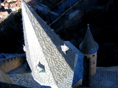 Sobre la Torre de Juan II del Alcázar de Segovia