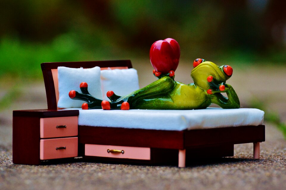 Bedside table heart figure