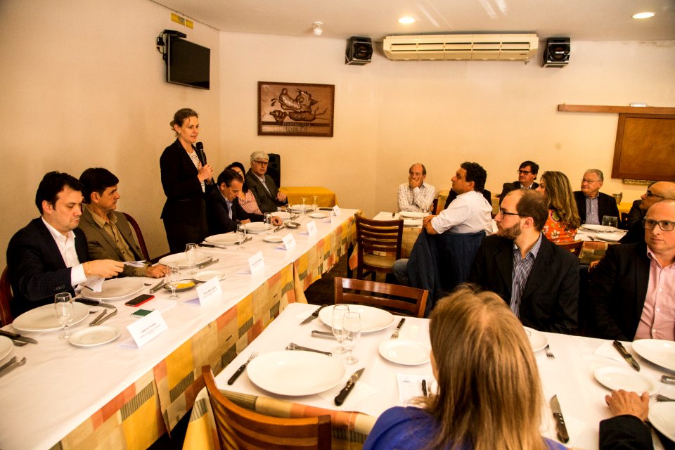 08.10.2019 -  Prefeita Paula Mascarenhas participa de almoço da Aliança Pelotas, com a presença do Secretário de Meio Ambiente, Artur Lemos, e presidente da Fepam, Marjorie Kauffmann - Foto: Gustavo Vara