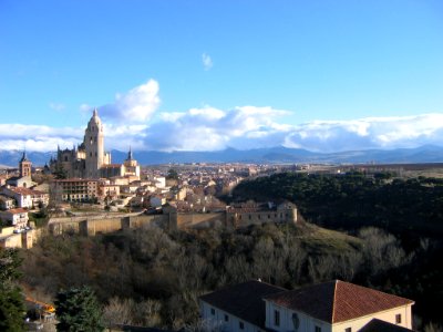 Sobre la Torre de Juan II del Alcázar de Segovia photo