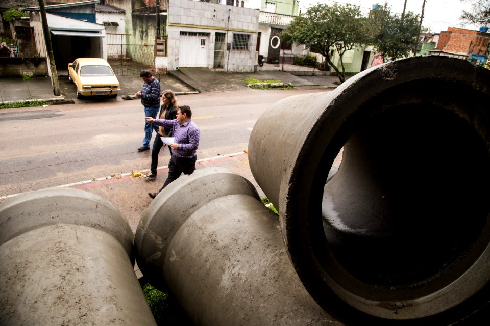 04.10.2019 - Prefeita Paula Mascarenhas vistoria sistema de drenagem na Casa de Bomba Anglo e obra na rua Gomes Carneiro - Foto: Gustavo Vara