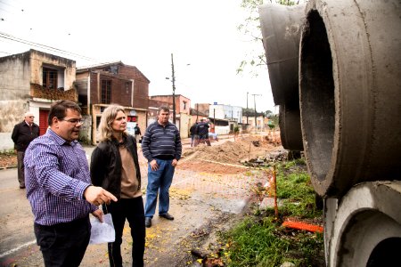 04.10.2019 - Prefeita Paula Mascarenhas vistoria sistema de drenagem na Casa de Bomba Anglo e obra na rua Gomes Carneiro - Foto: Gustavo Vara