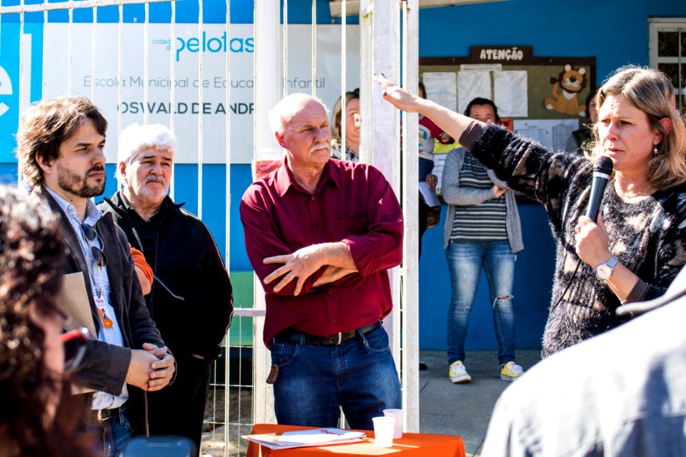 25.09.2019 - Prefeita Paula Mascarenhas realiza assinatura do contrato para iluminação de LED da avenida Adolfo Fetter no Barro Duro - Foto Michel Corvello