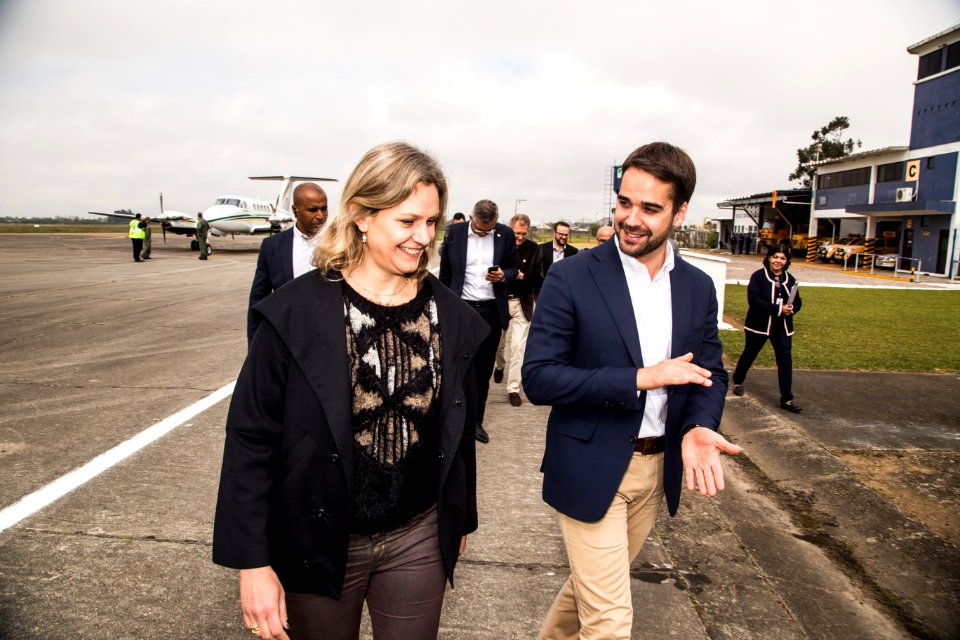 25.09.2019 - Prefeita Paula Mascarenhas recepciona o Governador Eduardo Leite no aeroporto de Pelotas - Foto: Gustavo Vara