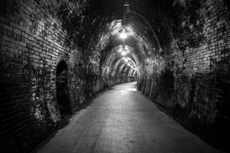Tunnel long dark