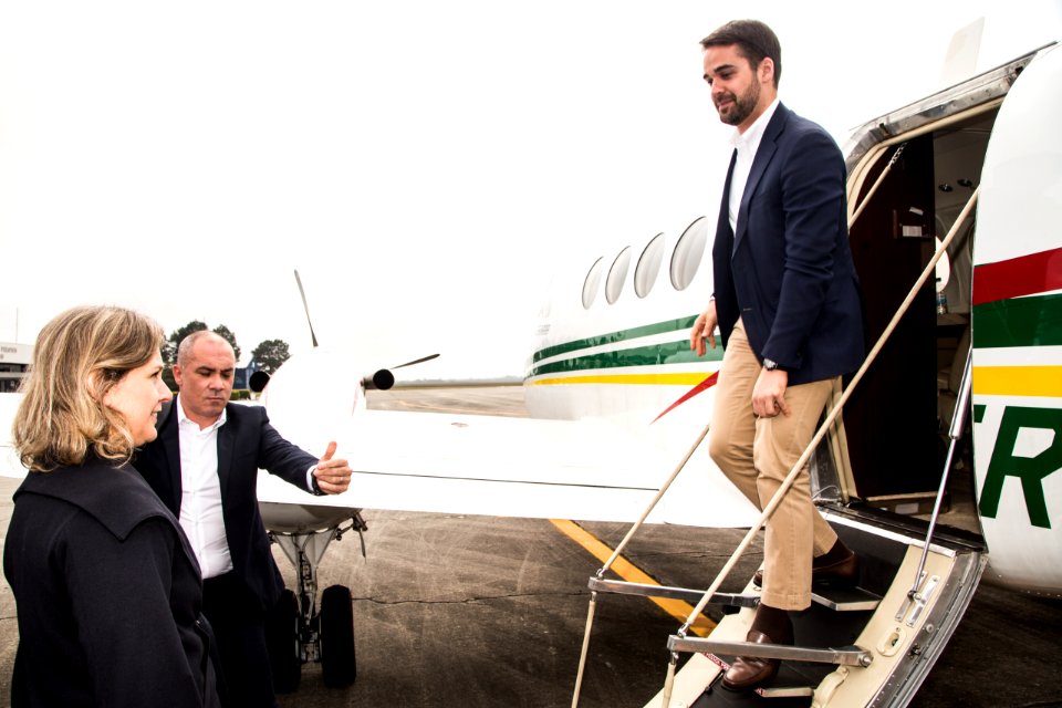25.09.2019 - Prefeita Paula Mascarenhas recepciona o Governador Eduardo Leite no aeroporto de Pelotas - Foto: Gustavo Vara