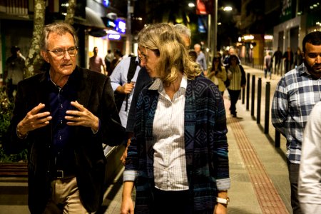 30.09.2019 - Prefeita Paula Mascarenhas e o vice Idemar Barz na caminhada de entrega do Calçadão da rua Andrade Neves - Foto: Gustavo Vara